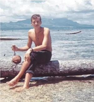  ?? | PHOTO : J-C. PÉNÉCHÉ ?? Jean-Claude Pénéché a passé de « bons moments, notamment lors des repos sur les îles » de Polynésie entre septembre 1967 et octobre 1968.