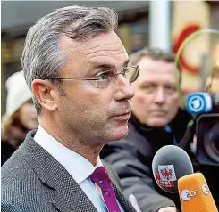  ??  ?? Vor einer Woche ignorierte der ORF die Teilnahme von FPÖ- Minister Hofer am Transit- Gipfel, der daraufhin eine Debatte über die ORF- Gebühren anzettelte.