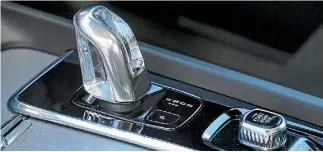  ??  ?? The gear selector is made from Orrefors Crystal on the flagship T8 plug-in model.