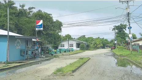  ?? FOTOS: SAMUEL ZELAYA ?? CENTRO. En la cabecera municipal de Limón se concentra su población garífuna, siendo una comunidad cultural.