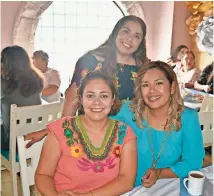  ??  ?? almendra serna,
Lizbeth Muñoz y Mónica Álvarez