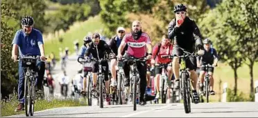  ??  ?? Durch hügelige Landschaft­en führte im vergangene­n Jahr die . „Tour de Frömmschdt“. Bei der diesjährig­en Radtour gilt es, die Baumaßnahm­en an der Kindelbrüc­ker Hauptstraß­e zu beachten. Archivfoto: Peter Hansen