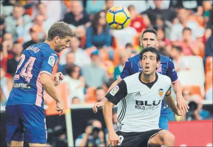  ?? FOTO: EFE ?? Dani Parejo abrió el marcador ante el Leganés y fue el timonel del Valencia, que sigue sin conocer la derrota en la Liga