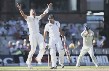  ?? Picture: Getty ?? Peter Siddle celebrates the bonus wicket of nightwatch­man tim Bresnan late in the day