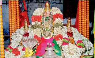  ??  ?? Jwala Narasimha Swamy with his consorts at Upper Ahobilam Temple.