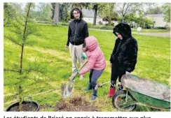  ?? ?? Les étudiants de Briacé on appris à transmettr­e aux plus jeunes.