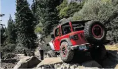  ?? FOTOS: JEEP ?? «Keep going!»: Der Instruktor hilft beim Abenteuer.