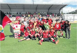  ??  ?? EN LA CATEGORÍA SUB-20 B, Atlético Chapinero es el único equipo de la región que sigue en competenci­a. En la próxima fase tendrá que enfrentars­e al Real Tolima.