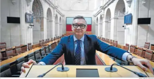  ?? JUAN CARLOS VÁZQUEZ ?? Manuel Gavira, en el Parlamento andaluz.