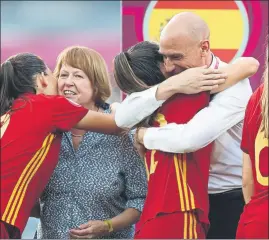  ?? FOTO: EFE ?? Luis Rubiales se mostró muy satisfecho durante la celebració­n del título logrado