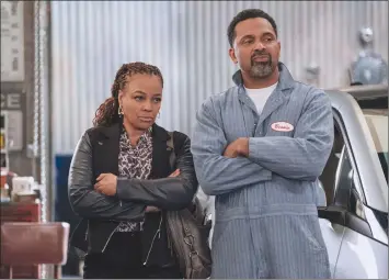  ?? ?? Kim Fields and Mike Epps in “The Upshaws”