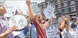  ?? SAUMYA KHANDELWAL/HT PHOTO ?? Members of the Krantikari Yuva Sangathan protest outside Uttar Pradesh Bhavan in New Delhi on Wednesday demanding the resignatio­n of chief minister Yogi Adityanath.