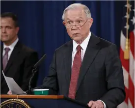  ?? FOTO: AFP/LEHTIKUVA/WIN MCNAMEE ?? Det anser åtminstone presidente­n om justitiemi­nister Jeff Sessions, som är i hetluften på grund av sina Rysslandsk­ontakter.