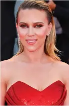  ??  ?? Lady in red: Scarlett Johansson