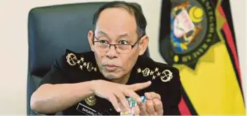  ?? FILE PIC ?? Malaysian AntiCorrup­tion Commission Chief Commission­er Datuk Seri Mohd Shukri Abdull urges people to lodge reports on money politics.