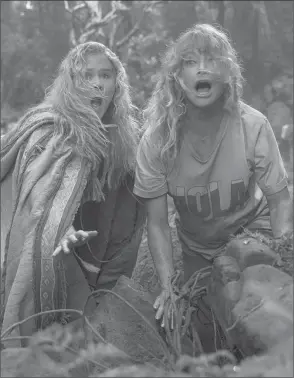  ?? Justina Mintz/Twentieth Century Fox ?? From left, Amy Schumer and Goldie Hawn in "Snatched."