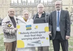  ?? ?? Tammy and her husband with fellow campaigner­s.