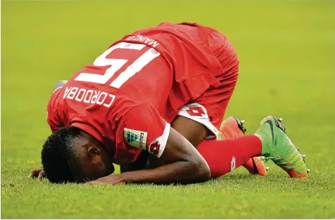  ?? Foto: Uwe Anspach, dpa ?? In der vergangene­n Spielzeit war Jhon Cordoba ein Erfolgsgar­ant. In der laufenden Spielzeit läuft es für den Angreifer und seine Mitspieler von Mainz 05 nicht rund. Gegen Augsburg hofft Mainz auf den ersten Sieg in diesem Jahr.