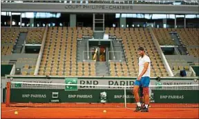  ??  ?? Il va falloir s’habituer à voir jouer Rafael Nadal devant des tribunes vides.