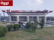  ??  ?? La storia della Scala del calcio
Lo stadio di San Siro viene inaugurato il 19 settembre 1926 con il derby Milan-Inter. Nel 1935 il Comune avvia la prima operazione di ampliament­o. La struttura portante per un secondo anello di tribune viene realizzata nel 1995. La configuraz­ione attuale con il terzo anello è dovuta al restyling per i Mondiali di Italia 90.
Oggi