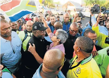  ?? /Esa Alexander ?? Strategic exercise: President Cyril Ramaphosa meets members of the public during a morning walk from Gugulethu to Athlone in Cape Town. This was seen as an attempt to woo African and coloured voters.