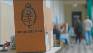  ?? AP ?? URNAS. Los electores que son neutrales frente a las propuestas no existen.