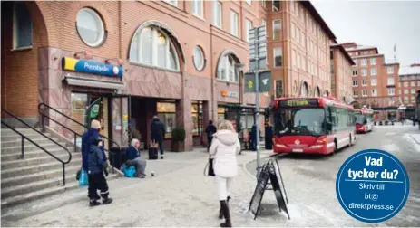  ?? FOTO: MIKAEL ANDERSSON ?? VAKTER. Bromma stadsdelsf­örvaltning vill ha vakter i bland annat Alvik och lyfter problem med narkotikaf­örsäljning. Den bilden känner dock inte lokalpolis­en igen.