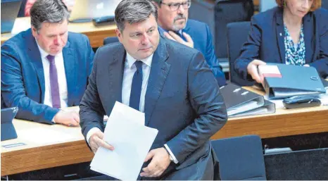  ?? FOTO: DPA ?? Der Berliner Innensenat­or Andreas Geisel (SPD) verdächtig­t Mitarbeite­r des Landeskrim­inalamts, Strafverei­telung im Amt betrieben zu haben.