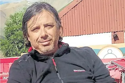  ??  ?? Víctima. Alejandro Scarzella (53) se dedicaba a vender ropa, estaba separado y tenía tres hijos.