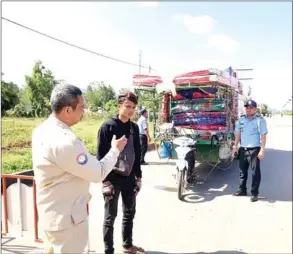  ?? ROAD SAFETY DEPARTMENT ?? Minister of Interior Sar Kheng on Monday commended traffic police throughout the Kingdom for stepping up the government’s ‘wearing a helmet’ campaign, which he said had reduced death toll among motorcycle riders.