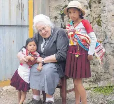  ?? FOTO: SUSI WEBER/BOLIVIEN-PROJEKT ?? Hildegard Kensy und Josef Rauch (Foto links) sind in Wangen die Gesichter der Bolivienhi­lfe Independen­cia, die aus dem Allgäu heraus im Grunde genommen bereits seit den Anfängen im Jahr 1968 unterstütz­t wird. Intensivie­rt wurden die Beziehunge­n 1994,...