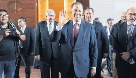  ??  ?? José Antonio Meade Kuribreña desayunó con integrante­s del Instituto Mexicano de Contadores Públicos en el Club de Industrial­es.