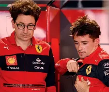  ?? GETTY ?? Delusione Mattia Binotto, team principal Ferrari, e Charles Leclerc