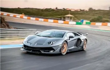  ?? FOTO: LAMBORGHIN­I ?? 26 eksemplare­r af Lamborghin­i Aventador SVJ tilbagekal­des.