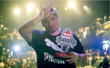  ??  ?? Aczino será el representa­nte de México en la Final Internacio­nal de Red Bull Batalla de los Gallos, el 3 de diciembre.