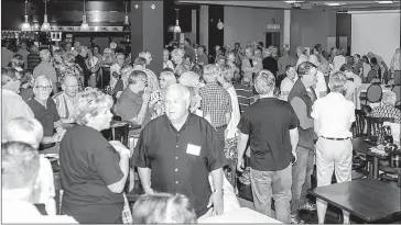  ?? RECORD ARCHIVES/AL BARBER ?? A photo of the crowd on opening night of the Lennoxvill­e High School Reunion in 2013