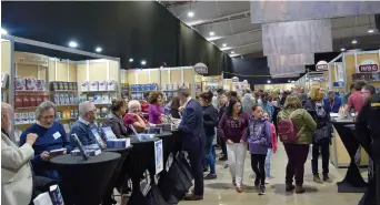  ??  ?? Plusieurs milliers de personnes ont assisté au 16e Salon du livre de la Péninsule acadienne. - Acadie Nouvelle: David Caron