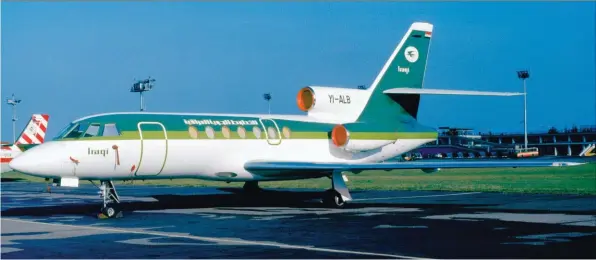  ?? DR/COLL. JACQUES GUILLEM ?? Immatricul­é YI-ALB, le “Falcon” 50 n° 71 d’Iraqi Airways est photograph­ié à Prague en octobre 1985.