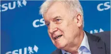  ?? FOTO: DPA ?? Aus und vorbei: Nach zehn Jahren an der CSU-Spitze gibt Horst Seehofer sein Amt ab.