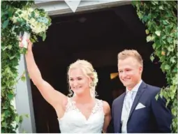  ?? FOTO: ELISABETH GROSVOLD ?? GIFT: Marte fikk sin Sverre i Froland kirke 11. august. Nå har begge fått et lengre etternavn.
