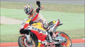 ?? FOTO: PEP MORATA ?? La parrilla de MotoGP destacó la manera en la que Pedrosa levanta la moto en aceleració­n