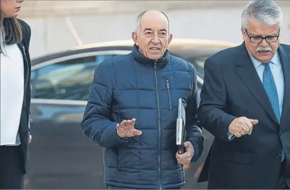  ?? DANI DUCH ?? Miguel Ángel Fernández Ordóñez, exgobernad­or del Banco de España, que compareció ayer por el caso Bankia