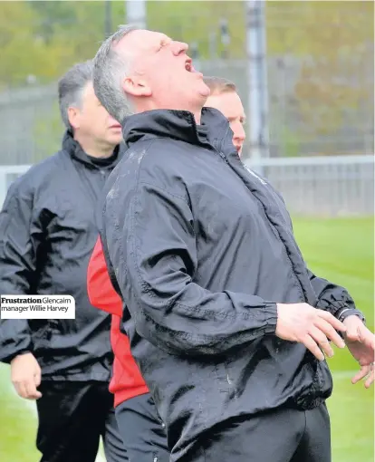  ??  ?? Frustratio­nGlencairn manager Willie Harvey