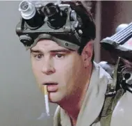  ??  ?? Dan Aykroyd as Ray Stantz, smokes in Ghostbuste­rs.