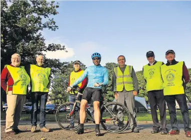  ?? ?? Pedal power Ron McClelland, Steve Blackett, Iain Brown, Mark Beaumont, Kevin Simpson (Malawi Fruits), Ken Thompson and Frank Muirden