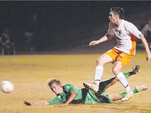  ?? Picture: THE DAILY MERCURY ?? VALUABLE OPPORTUNIT­Y: For Far North juniors, the NPL provides their only shot at playing high-level football.