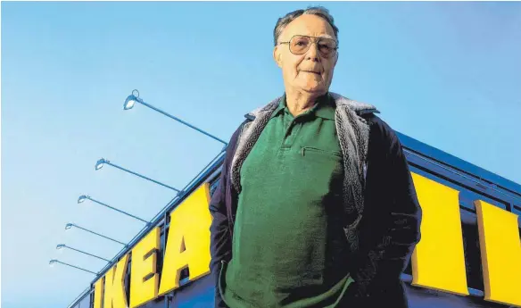  ?? FOTO: DPA ?? „Es gibt viel zu tun, ich habe keine Zeit zum Sterben“, hat Ingvar Kamprad einmal auf sein Alter angesproch­en geantworte­t. Am Samstag ist der Ikea-Gründer dennoch in seiner Heimat Schweden im Alter von 91 Jahren gestorben, nachdem er fast 40 Jahre in...