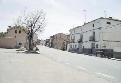  ?? ESCAPADA RURAL ?? Calles del barrio de Villalba Baja, ubicadoa 13 kilómetros de la ciudad de Teruel.