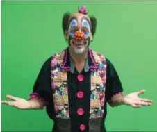  ?? COURTESY OF STEVE TRIOLA ?? Long Beach resident Steve Triola is the Downtown Clown.