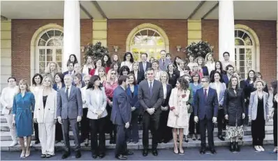  ?? ?? José Luis Roca
El presidente del Gobierno, Pedro Sánchez, preside el Observator­io Estatal de Violencia sobre la Mujer.